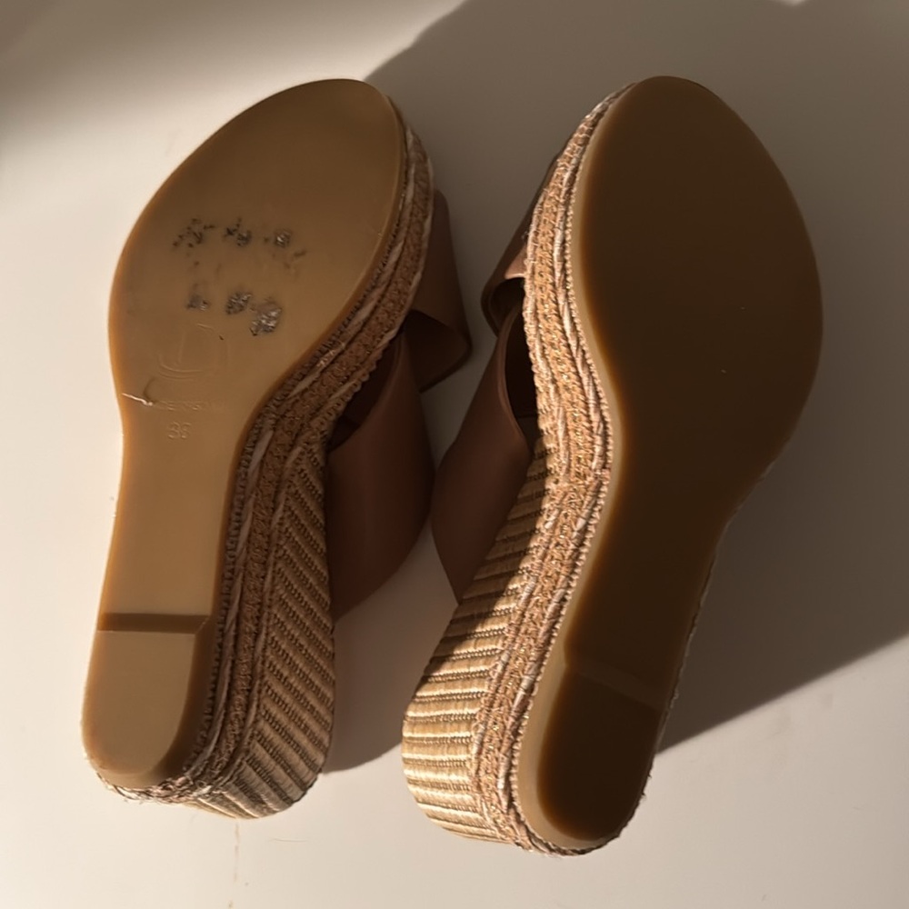 Kanna Sandles - Picture 3 of 4
